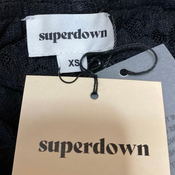 NEW Superdown Black Lace Floral Long Sleeve Off The Shoulder Crop Top Size XS - Picture 4 of 5